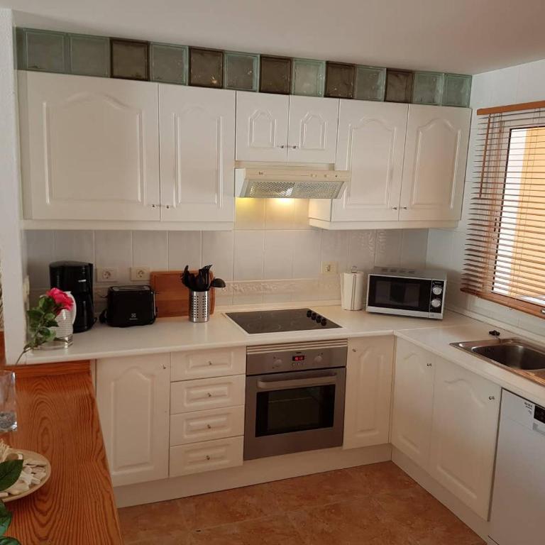 Villa Roque del Conde with fantastic sea view, terrace, pool, Wifi, SAT-TV, garage - Casa de 2 dormitorios - 18