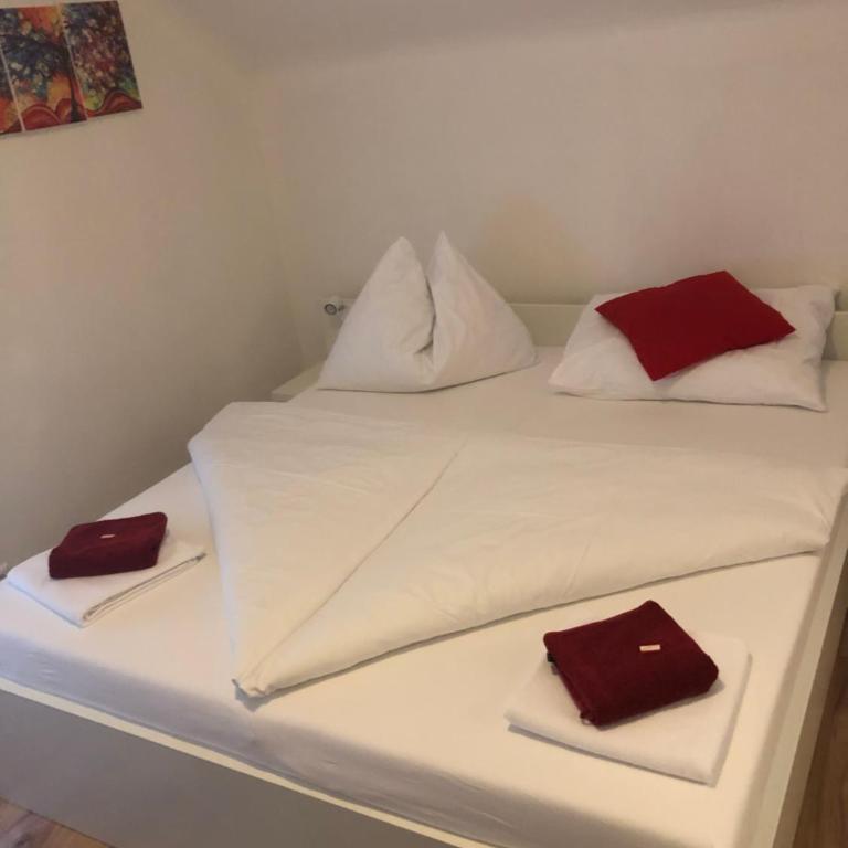 Center Rooms Villach - Habitación Triple - 1