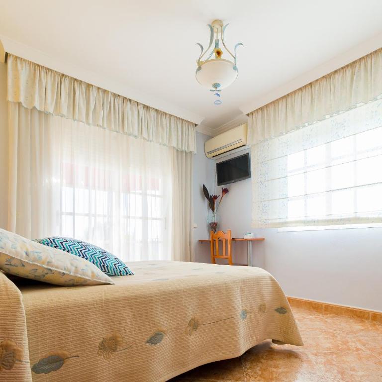 Alojamiento Colina del Sol - Habitación Doble con terraza y baño privado - 7