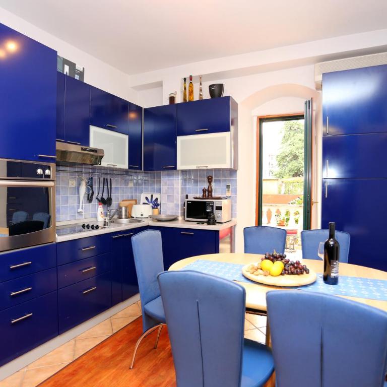 Tamaris Apartmani Igalo Centar - Apartment with Sea View - 4