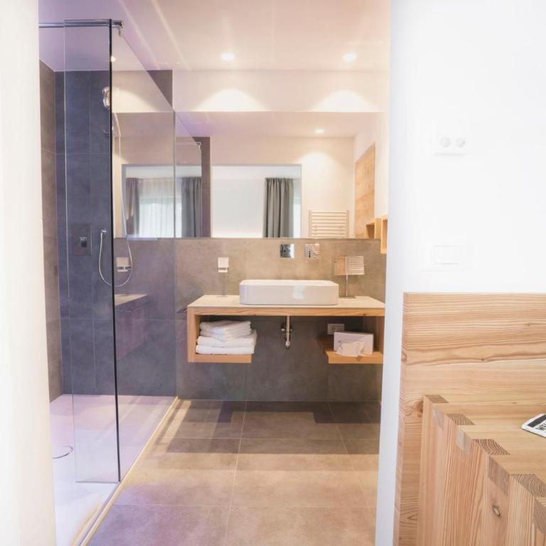 Vegan Hotel La Vimea - Habitación con cama extragrande y balcón - 3