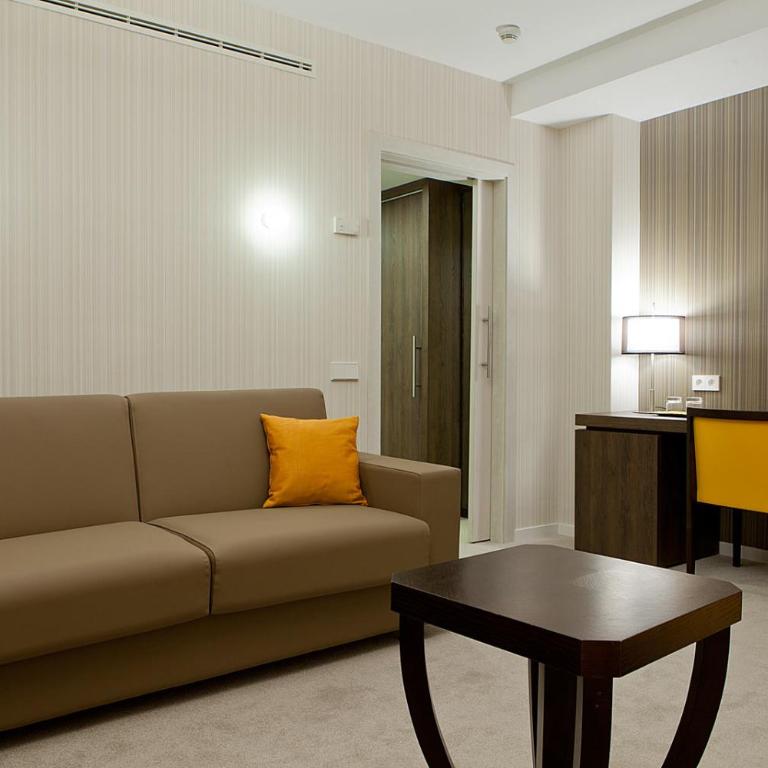 Hotel Liabeny - Superior Double or Twin Room - 5