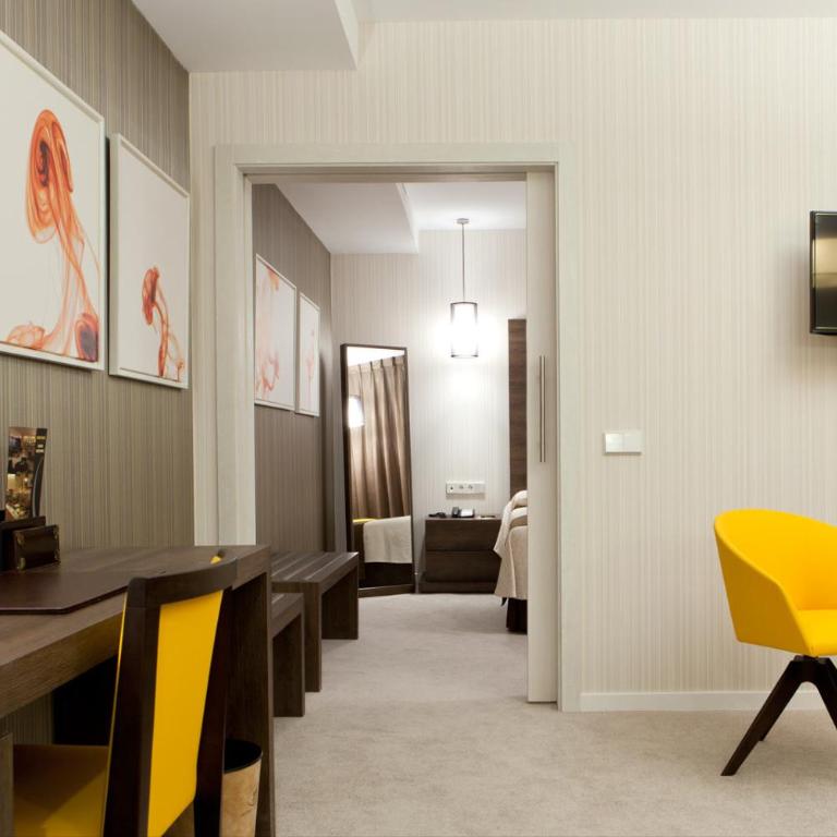 Hotel Liabeny - Superior Triple Room - 6