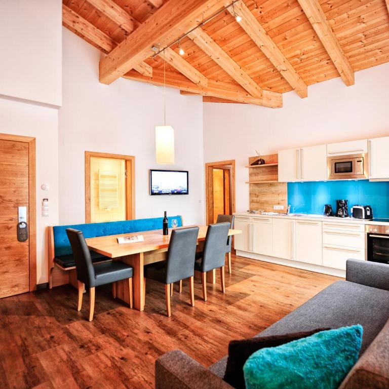 Hotel Garni Alpenland - Apartment mit 3 Schlafzimmern und Terrasse - 1