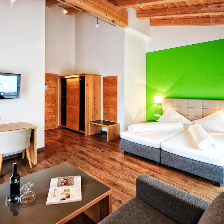 Hotel Garni Alpenland - Comfort Dreibettzimmer - 6