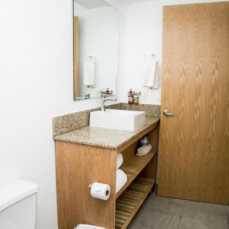 Booking 500 - Deluxe Room - 9