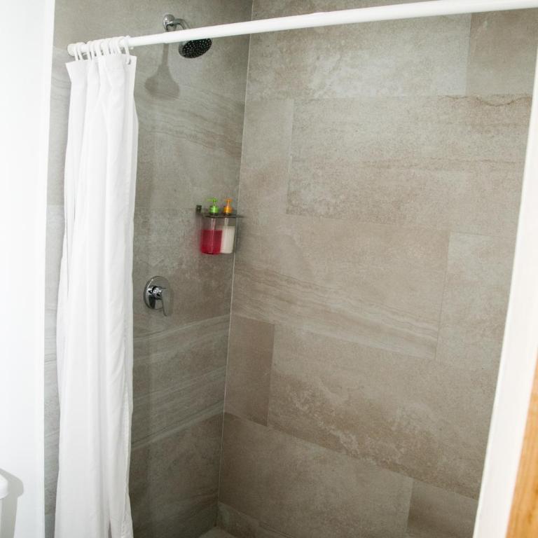 Booking 500 - Deluxe Room (2 Adults + 1 Child) - 16