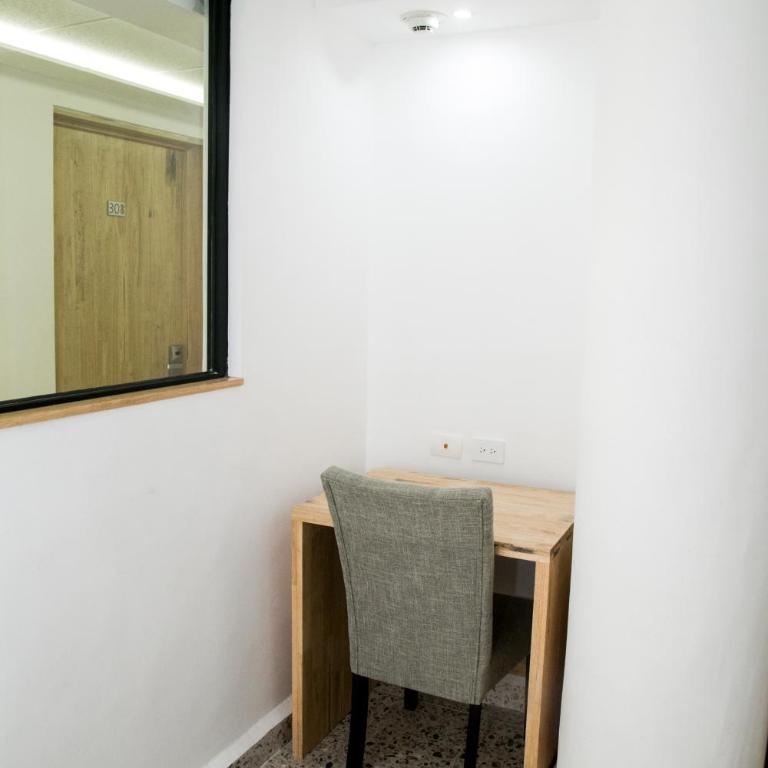 Booking 500 - Deluxe Room - 7