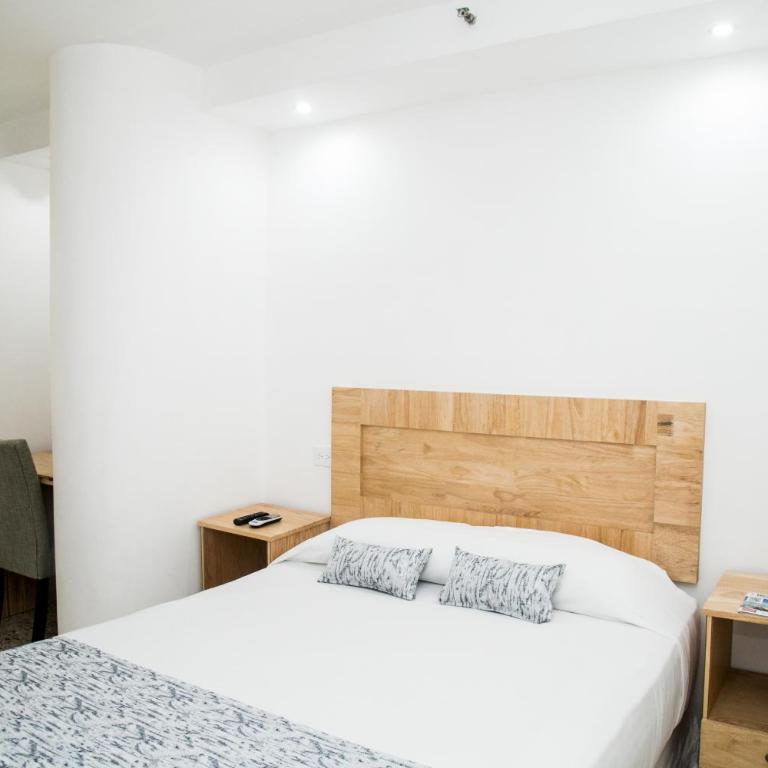 Booking 500 - Deluxe Room - 4