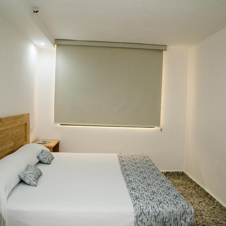 Booking 500 - Deluxe Room (2 Adults + 1 Child) - 3