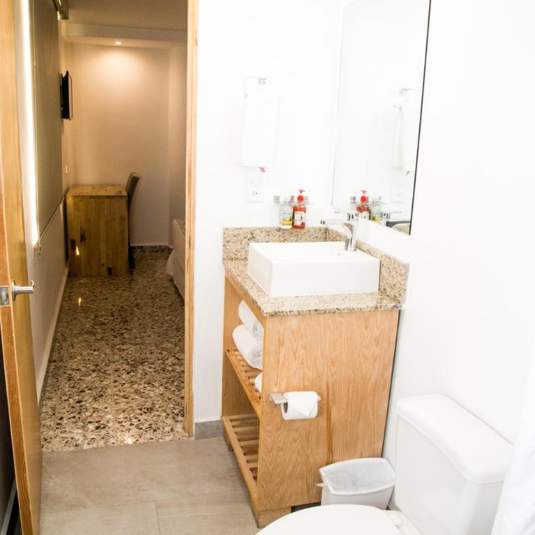 Booking 500 - Deluxe Room - 8