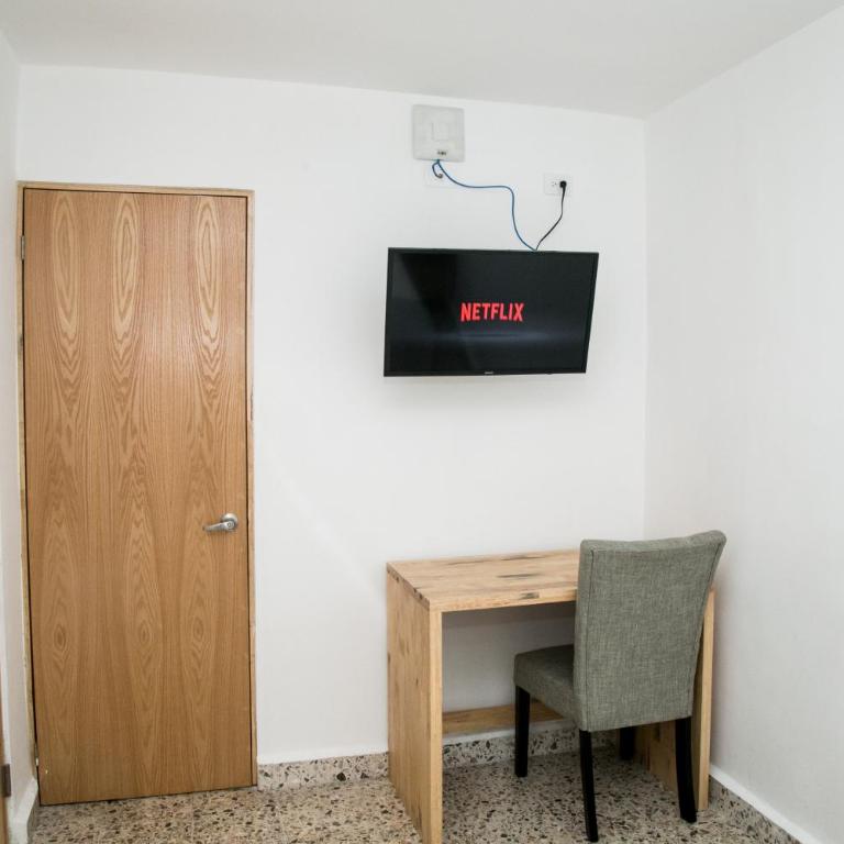 Booking 500 - Standard Double Room - 17