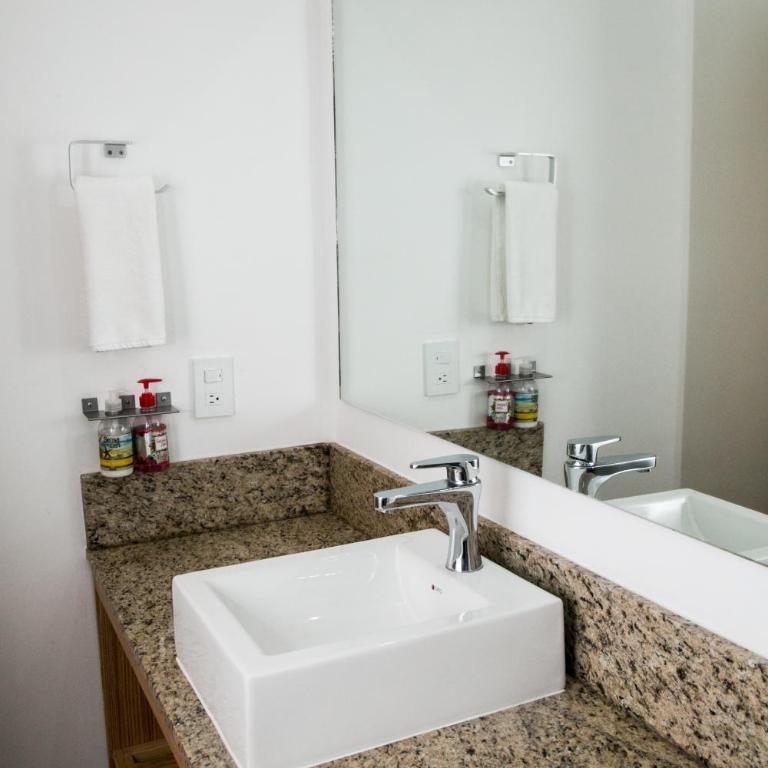 Booking 500 - Deluxe Room (2 Adults + 1 Child) - 12