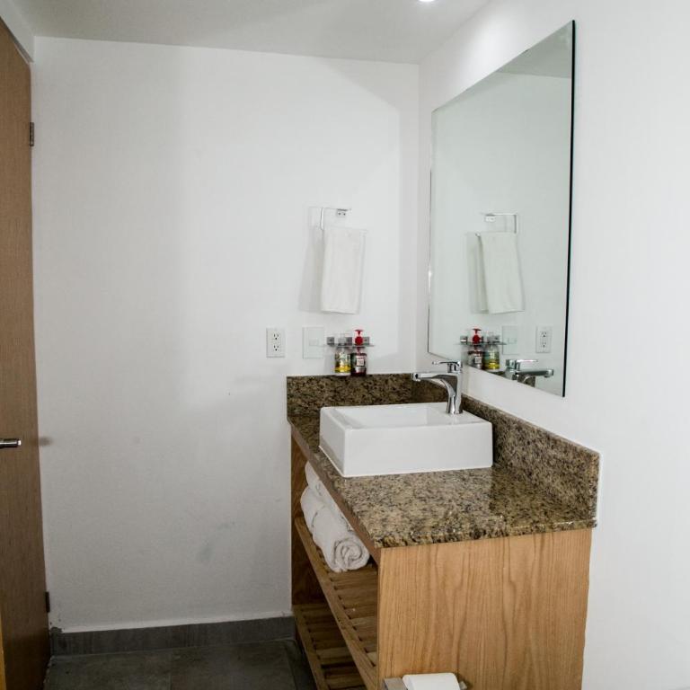 Booking 500 - Double or Twin Room - 9