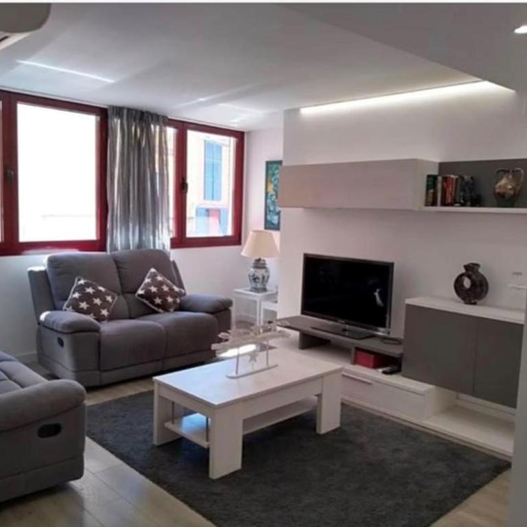 Apartamento totalmente reformado en 1ª linea - Apartamento de 3 dormitorios - 14