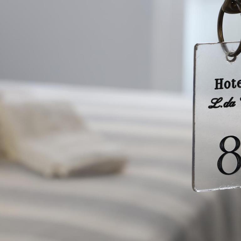 Albergo Leonardo Da Vinci - Camera Matrimoniale con Bagno Privato - 10