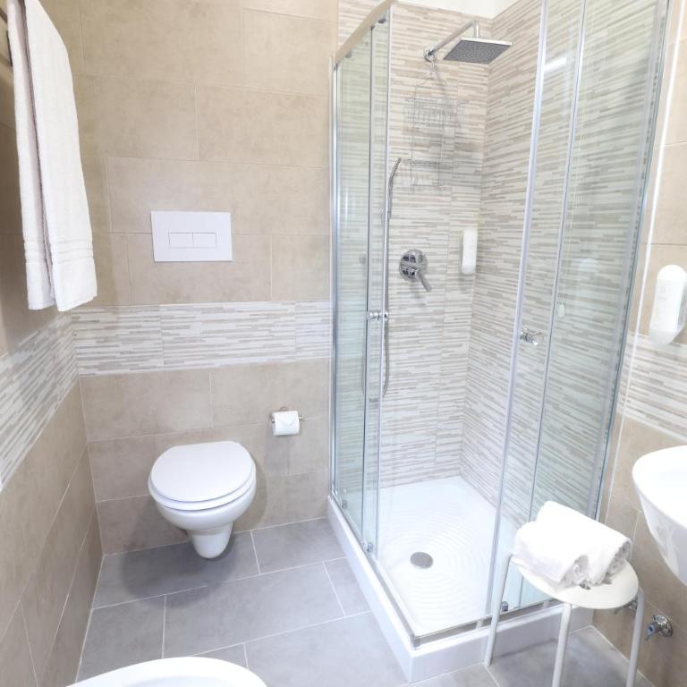 Albergo Leonardo Da Vinci - Camera Matrimoniale con Bagno Privato - 6