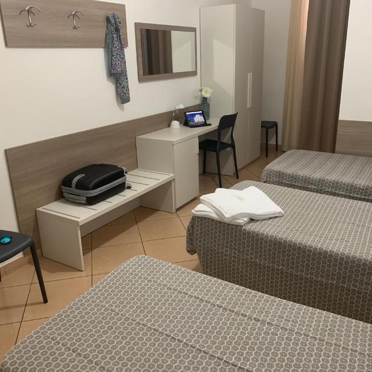 Hotel Siro - Camera Tripla - 6