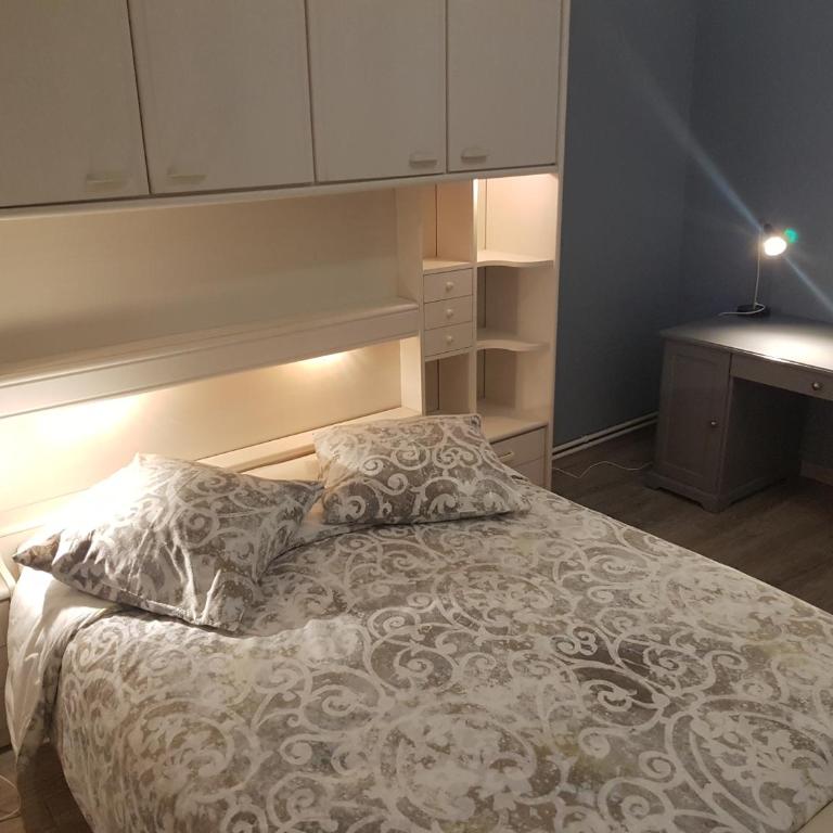 BedinReims "burgundy bottle" 110m2 Exceptional, 4 chambres doubles, 2 bain, free park & wifi, tout équipé - Appartamento - 38