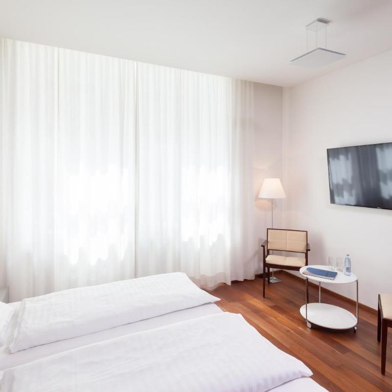 Hotel Central - Habitación Doble Superior - 4
