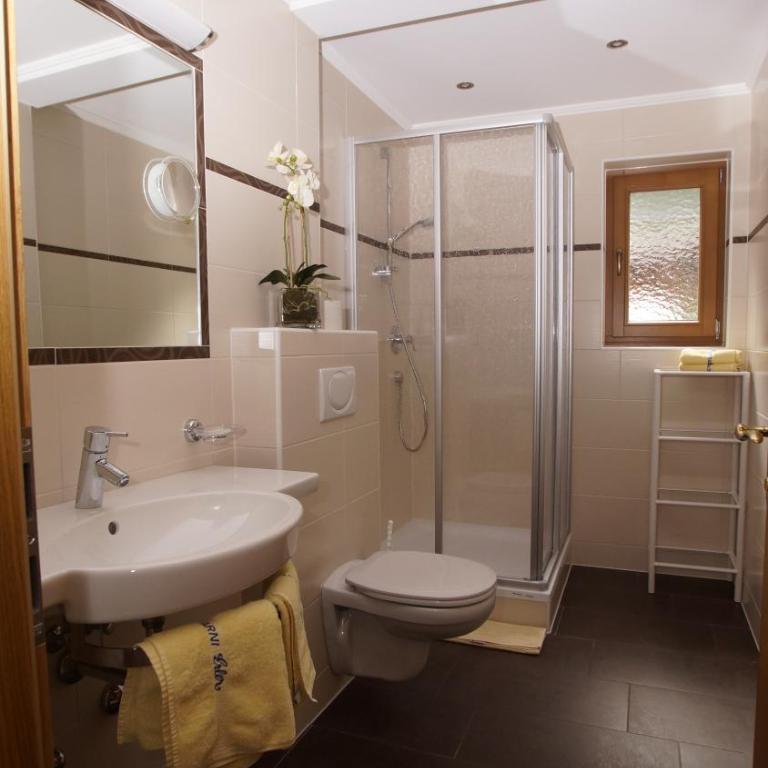 Hotel Garni Erler - Comfort Doppelzimmer mit Balkon - 5
