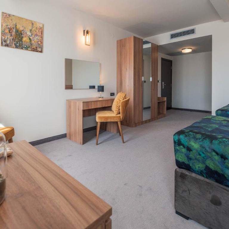 Hotel Aloha - Deluks Dvokrevetna Soba sa Zasebnim Krevetima - 3