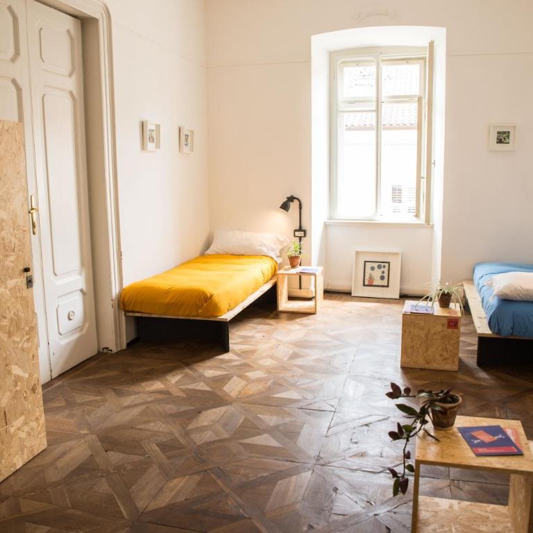 ControVento - Posto Letto in Dormitorio Misto con 3 Letti - 2