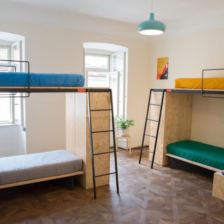 ControVento - Letto a Castello in Dormitorio Misto con 4 Letti - 2