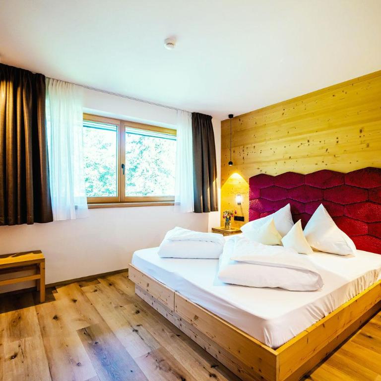 Hotel Mirabel - Suite Deluxe - 3
