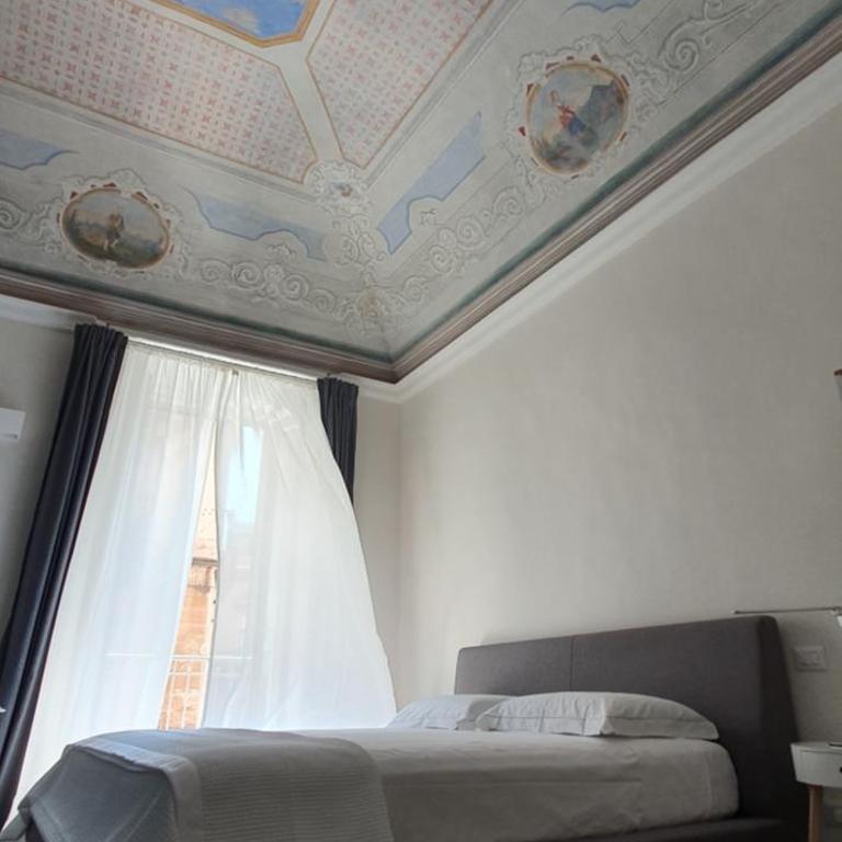 Palazzo del Verga - King Room with Balcony - 12