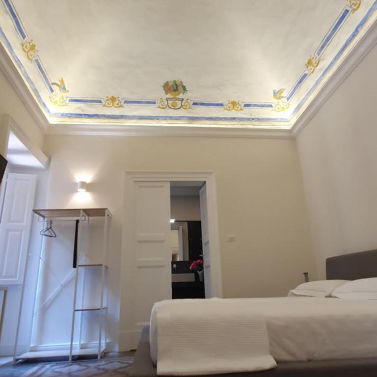 Palazzo del Verga - King Suite with Balcony - 4