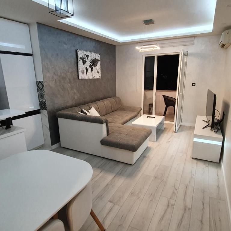 Lux Spa Apartman Budva - One-Bedroom Apartment - 2