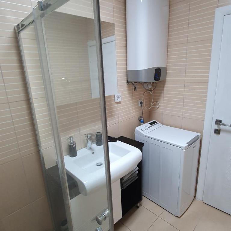 Lux Spa Apartman Budva - One-Bedroom Apartment - 12