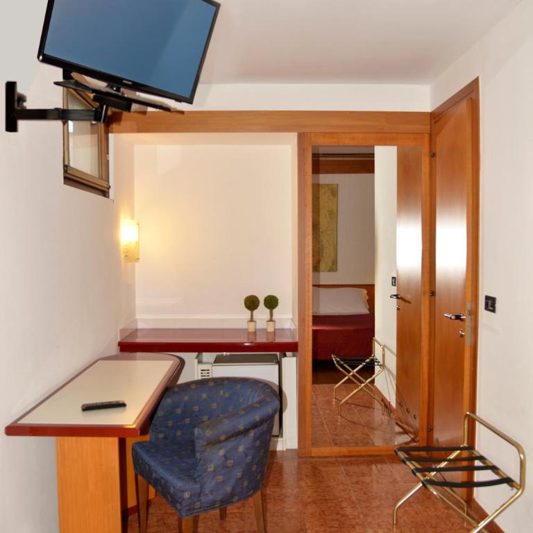Hotel Giotto - Double Room - 8