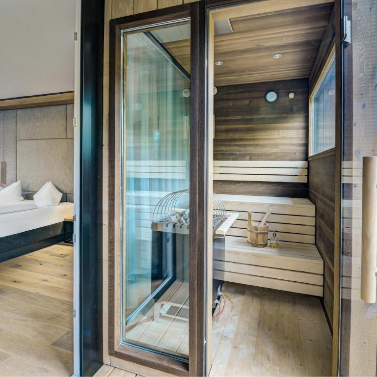 KOSIS Sports Lifestyle Hotel - Suite mit Sauna - 1