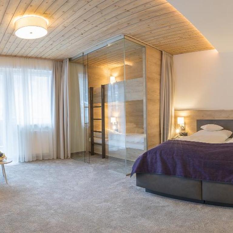 KOSIS Sports Lifestyle Hotel - Junior Suite mit Zustellbett - 1