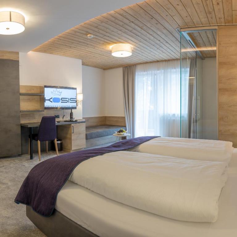 KOSIS Sports Lifestyle Hotel - Junior Suite mit Zustellbett - 2