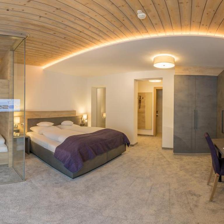 KOSIS Sports Lifestyle Hotel - Junior Suite mit Zustellbett - 3