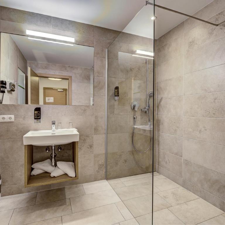 KOSIS Sports Lifestyle Hotel - Junior Suite mit Zustellbett - 4
