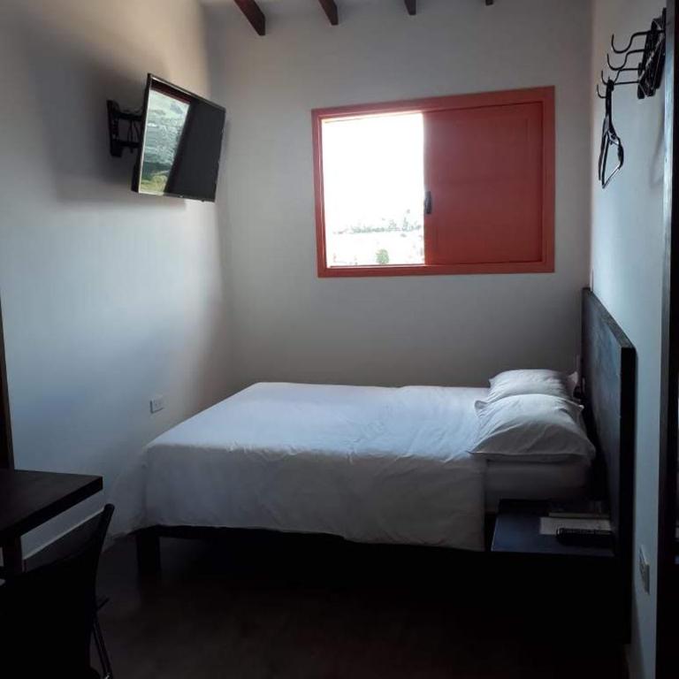 Hotel Saval Jerico - Habitación Doble con vistas a la montaña - 5