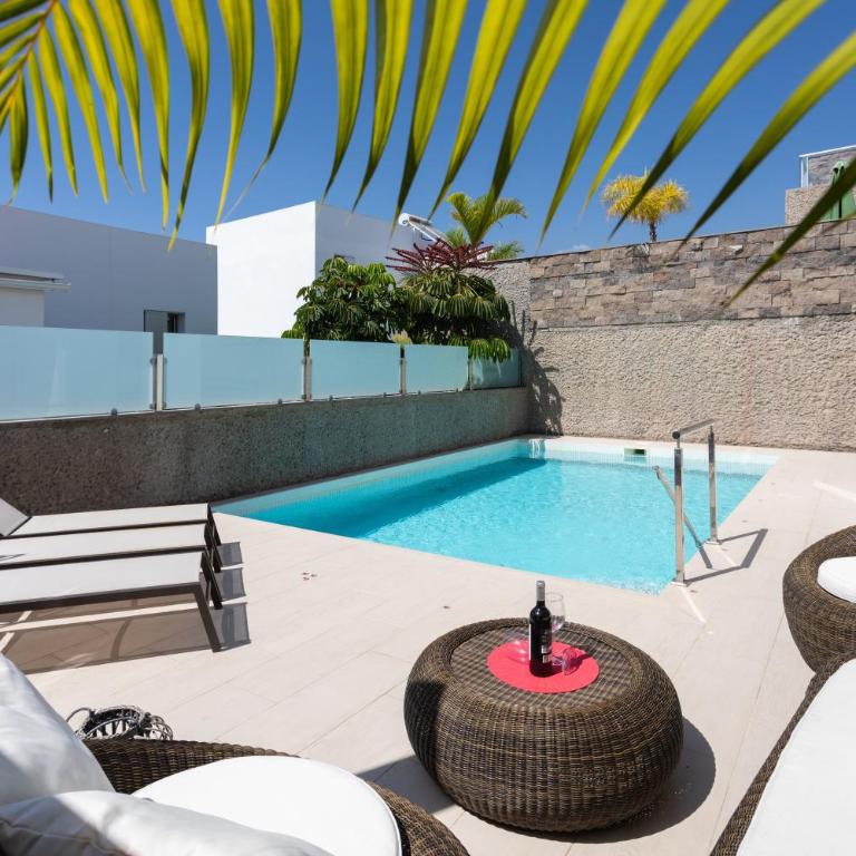 Luxury BKM in Playa del Duque - Villa con piscina privada - 3