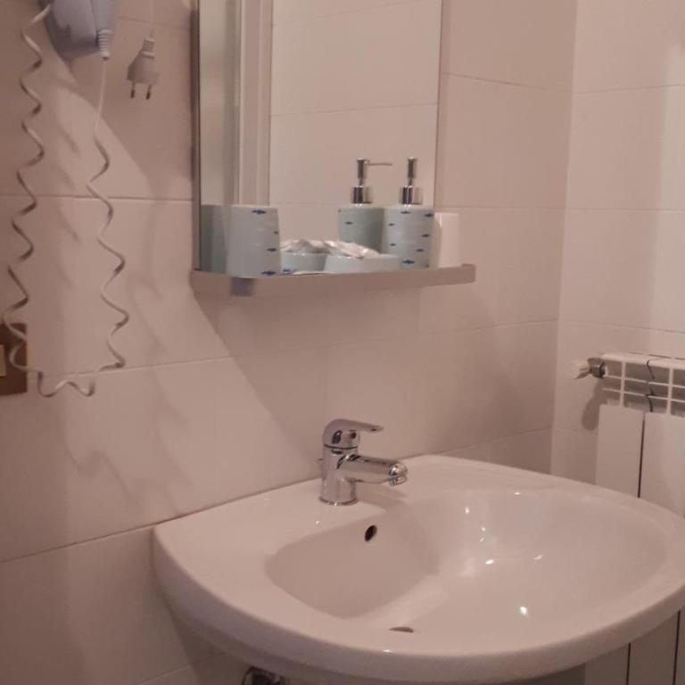 Due Parchi B&B - Camera Quadrupla con Bagno Privato - 2