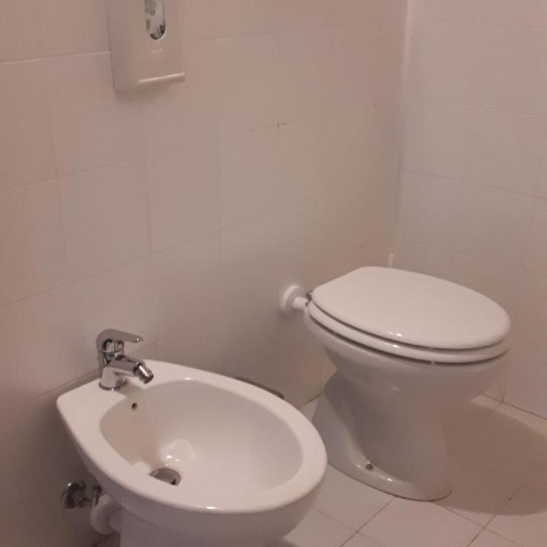 Due Parchi B&B - Camera Quadrupla con Bagno Privato - 5