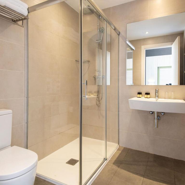 Plaza Goya Rooms - Budget Double Room - 8