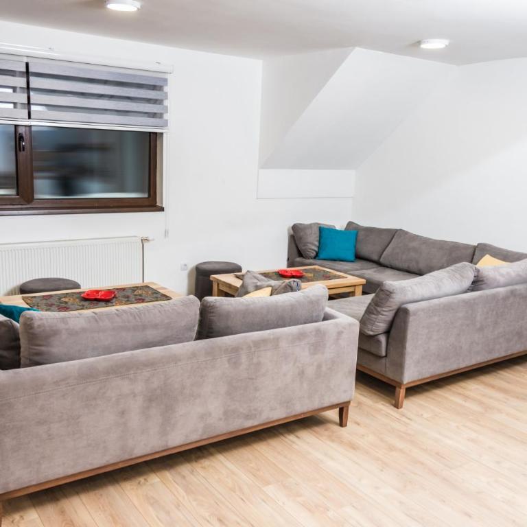 Villa San - Three-Bedroom Apartment - 14