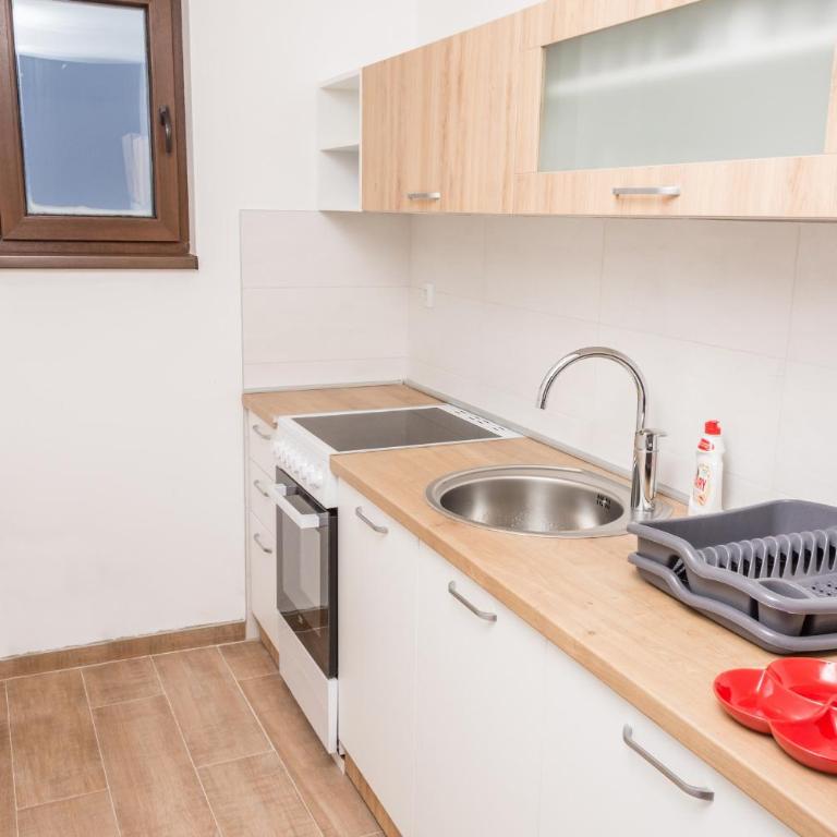 Villa San - Three-Bedroom Apartment - 4