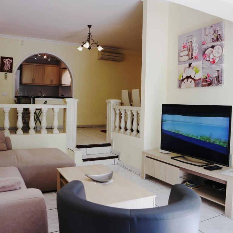 SUNNY VILLA HOLIDAY HOME - Casa - 12