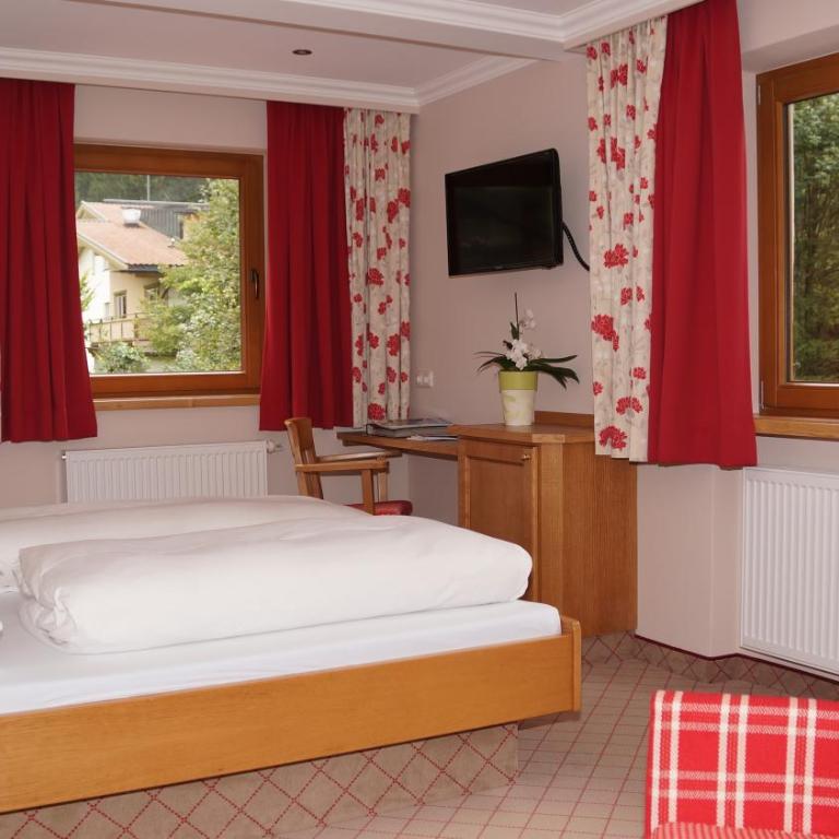 Hotel Garni Erler - Comfort Doppelzimmer mit Balkon - 12
