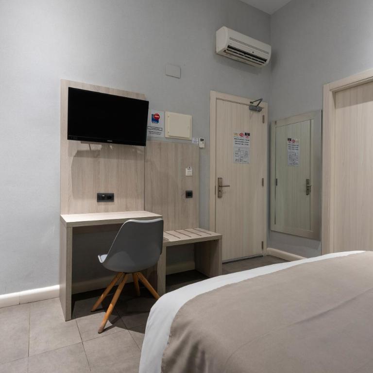 Plaza Goya Rooms - Budget Double Room - 6