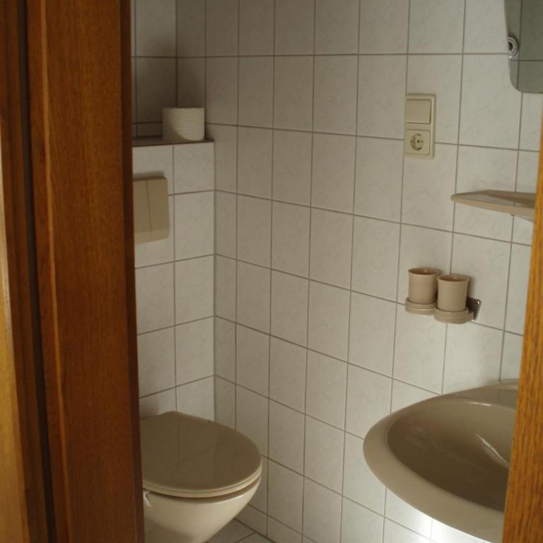Haus Wiesenblick - Doppel-/Zweibettzimmer mit Balkon - 22